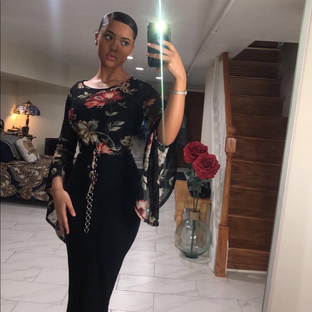 Floral Sheer Flare Sleeved Top